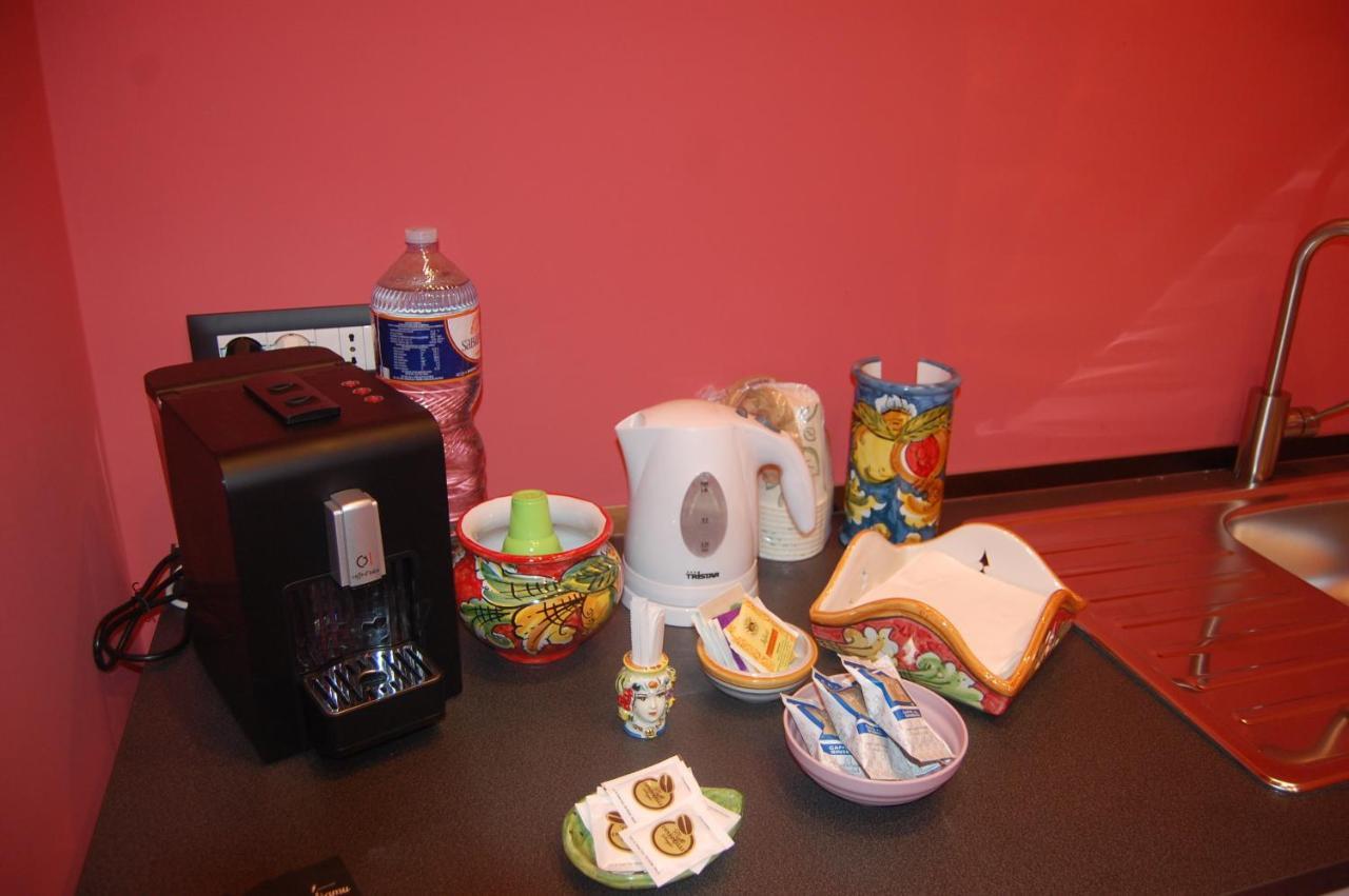 Dimora 81 Bed & Breakfast Syracuse ภายนอก รูปภาพ