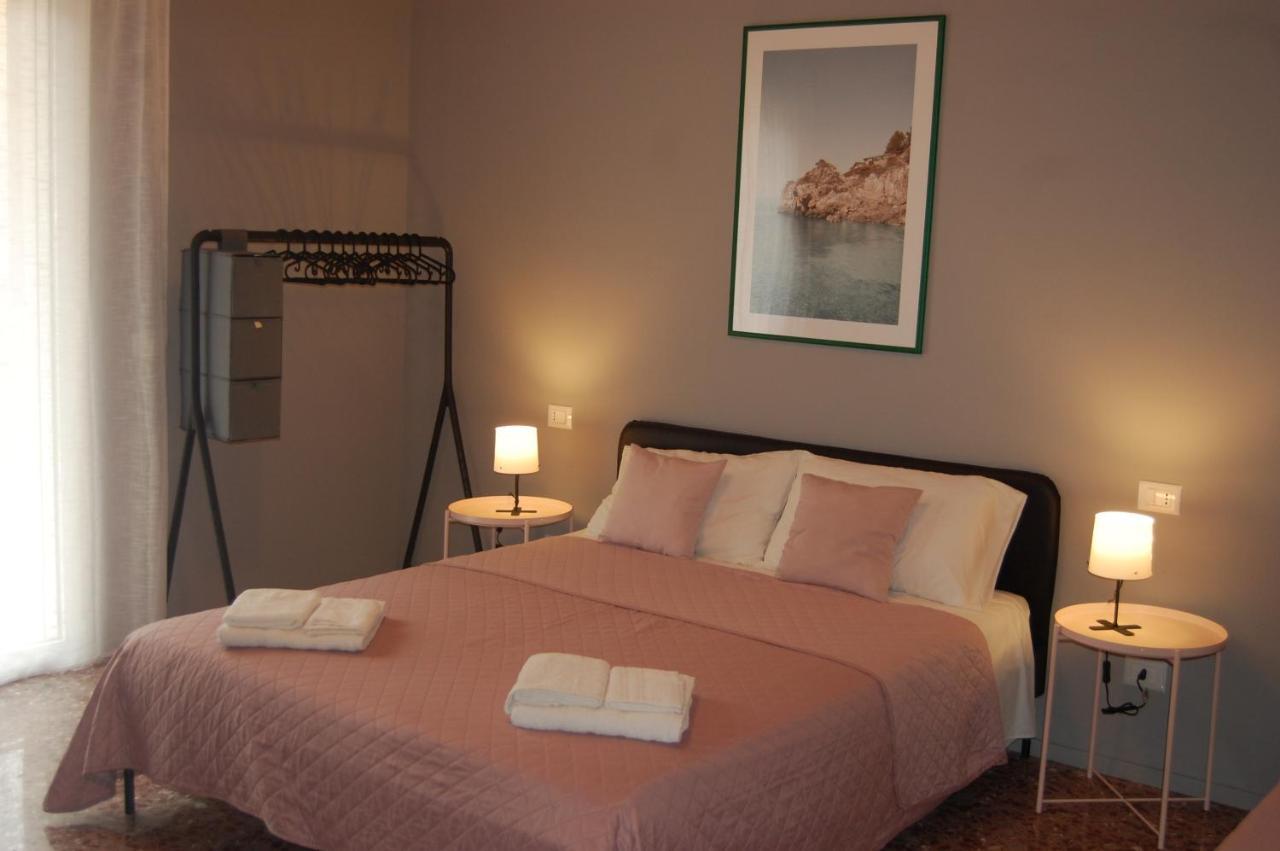 Dimora 81 Bed & Breakfast Syracuse ภายนอก รูปภาพ